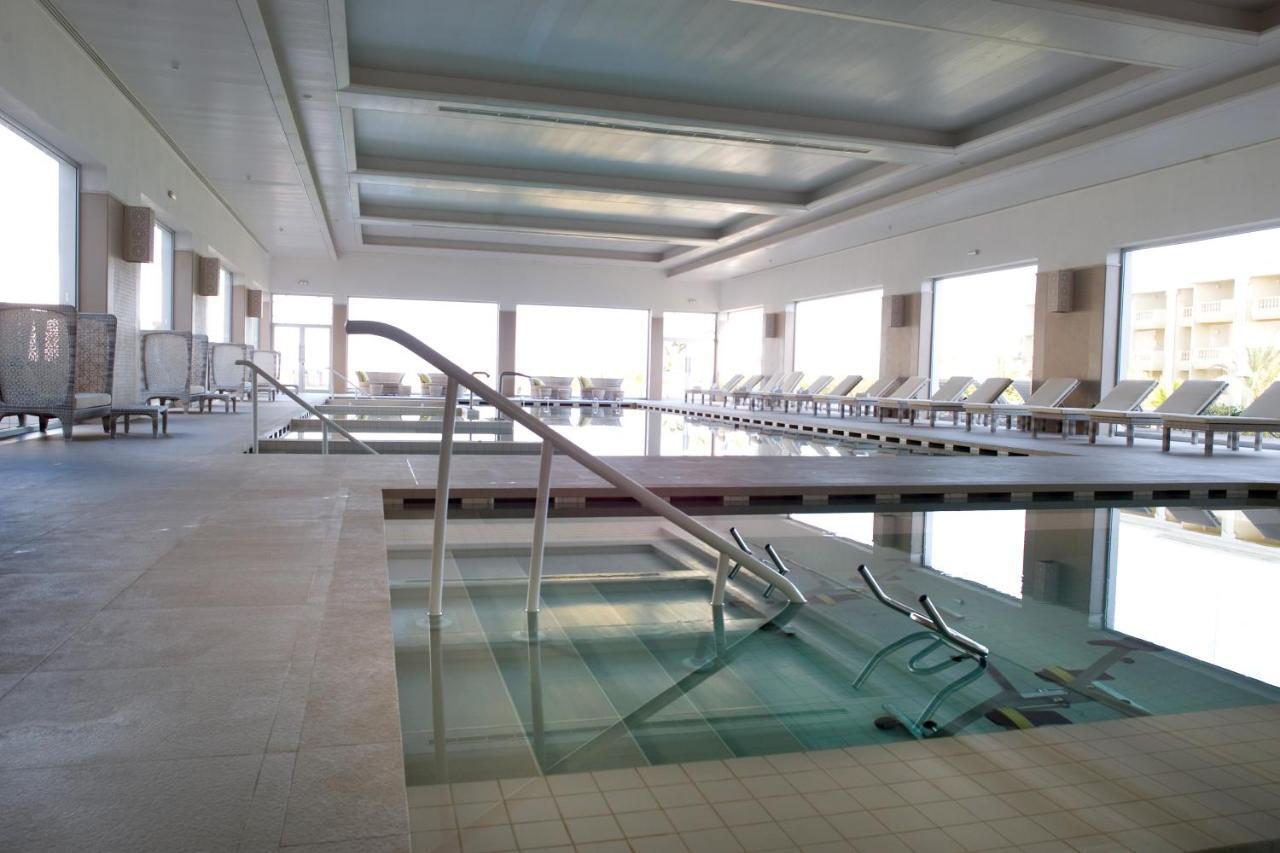 Royal Thalassa Monastir Exterior foto The swimming pool