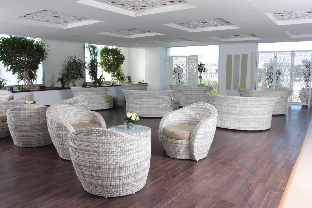 Royal Thalassa Monastir Exterior foto Interior of the airport
